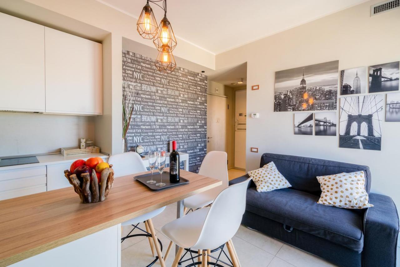 Angel'S Traveller'S Apartment Parma Dış mekan fotoğraf
